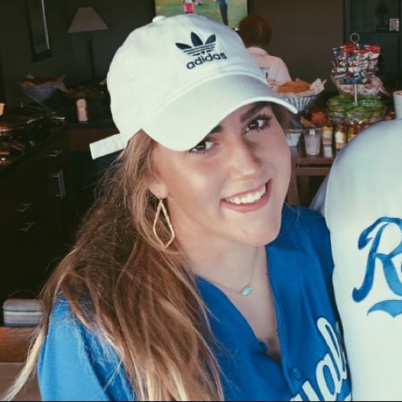 Meet your Posher, Olivia - Picture 1 of 1